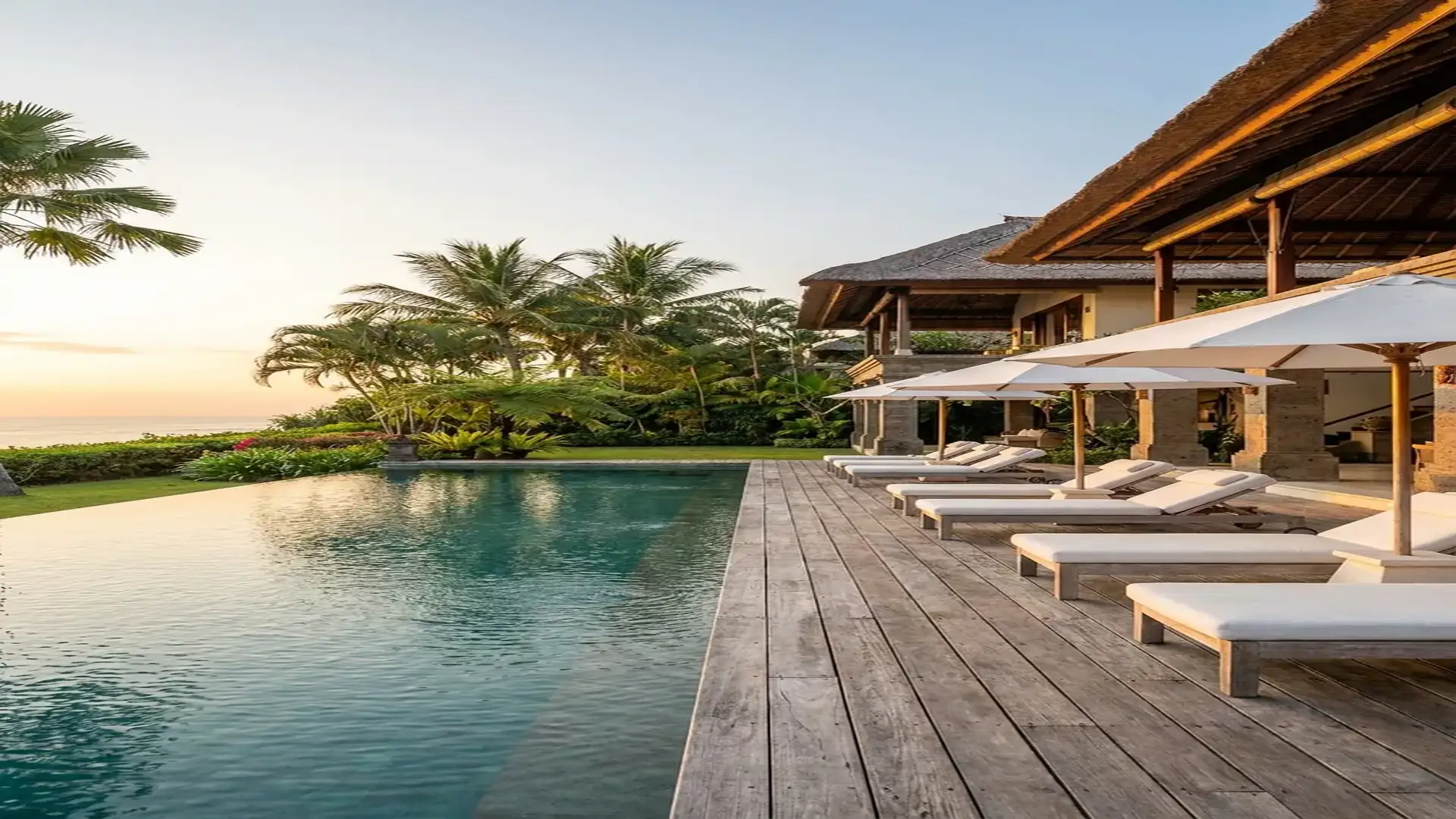 Ocean view villa with a pool for a wedding in Bali