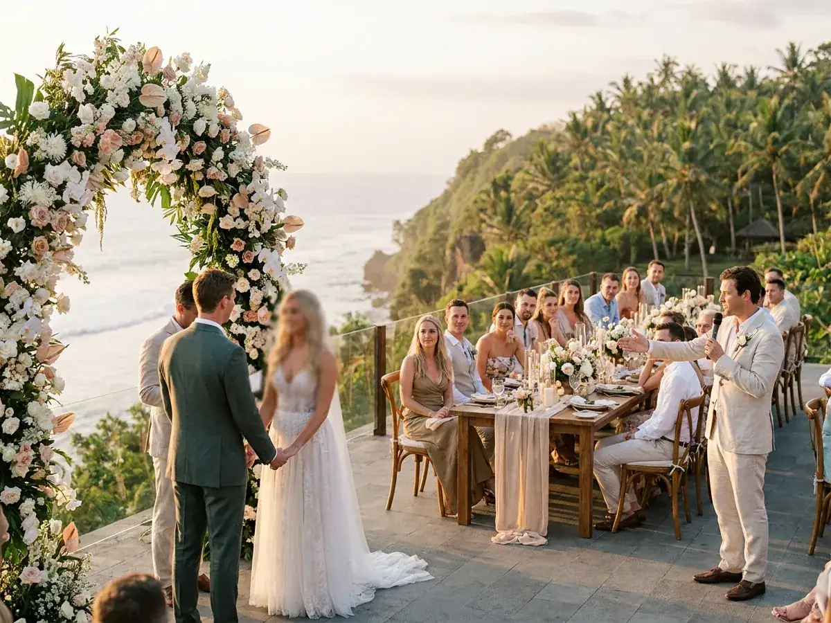 Russischsprachiger Hochzeitsmoderator auf Bali — banket stol gostej
